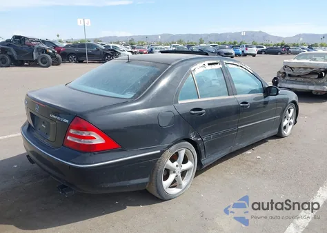 2005 Mercedes-Benz C 230 Kompressor Sport из США, поврежденный, VIN WDBRF40JX5F683088
